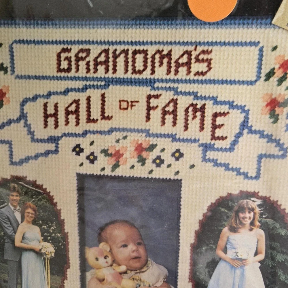 Vintage‎ PlasticPoint Dimensions #2515 Grandmas Hall of Fame Frame kit, NOS,1983